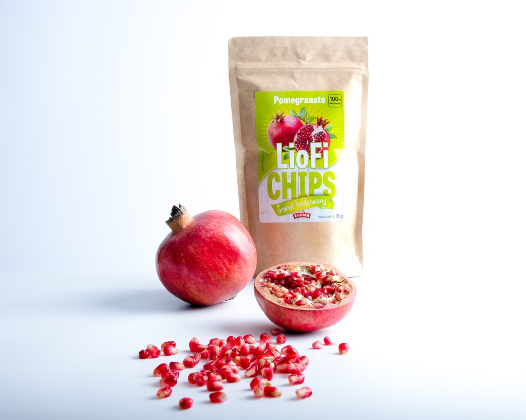 Lyophilized pomegranate