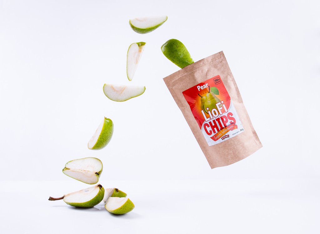 Freeze-dried pear