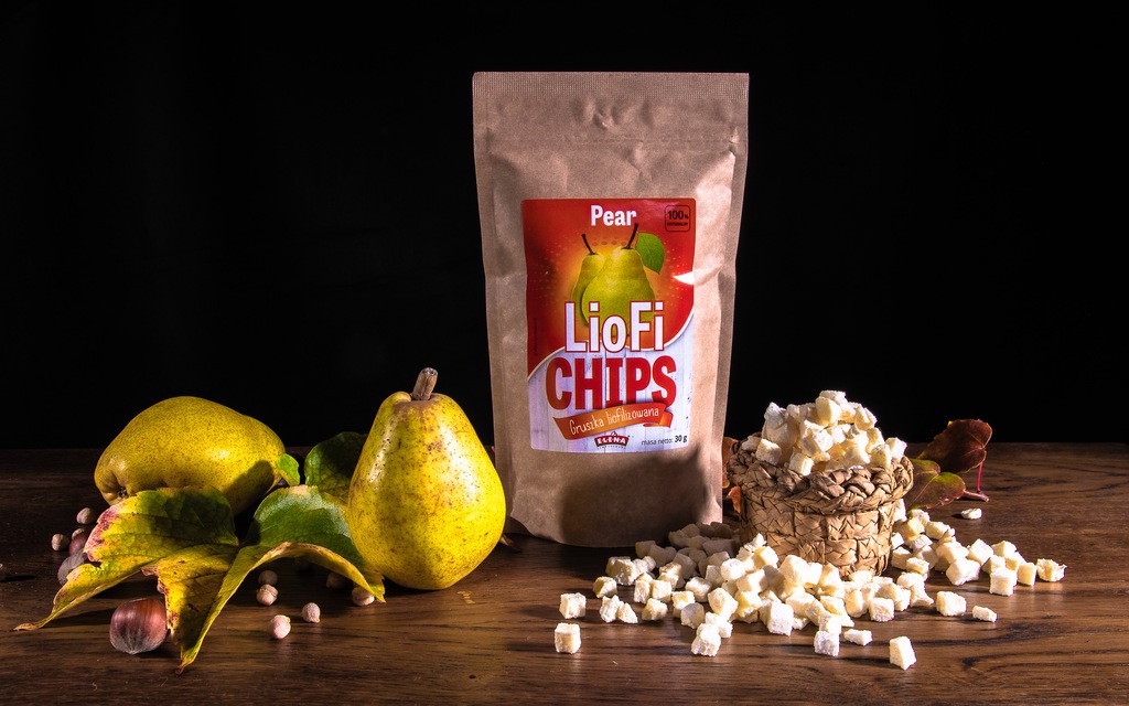 Freeze-dried pear