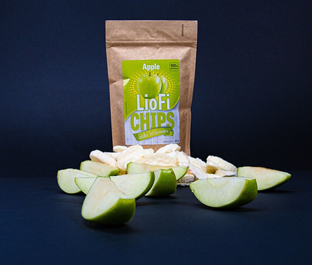 Freeze-dried apple