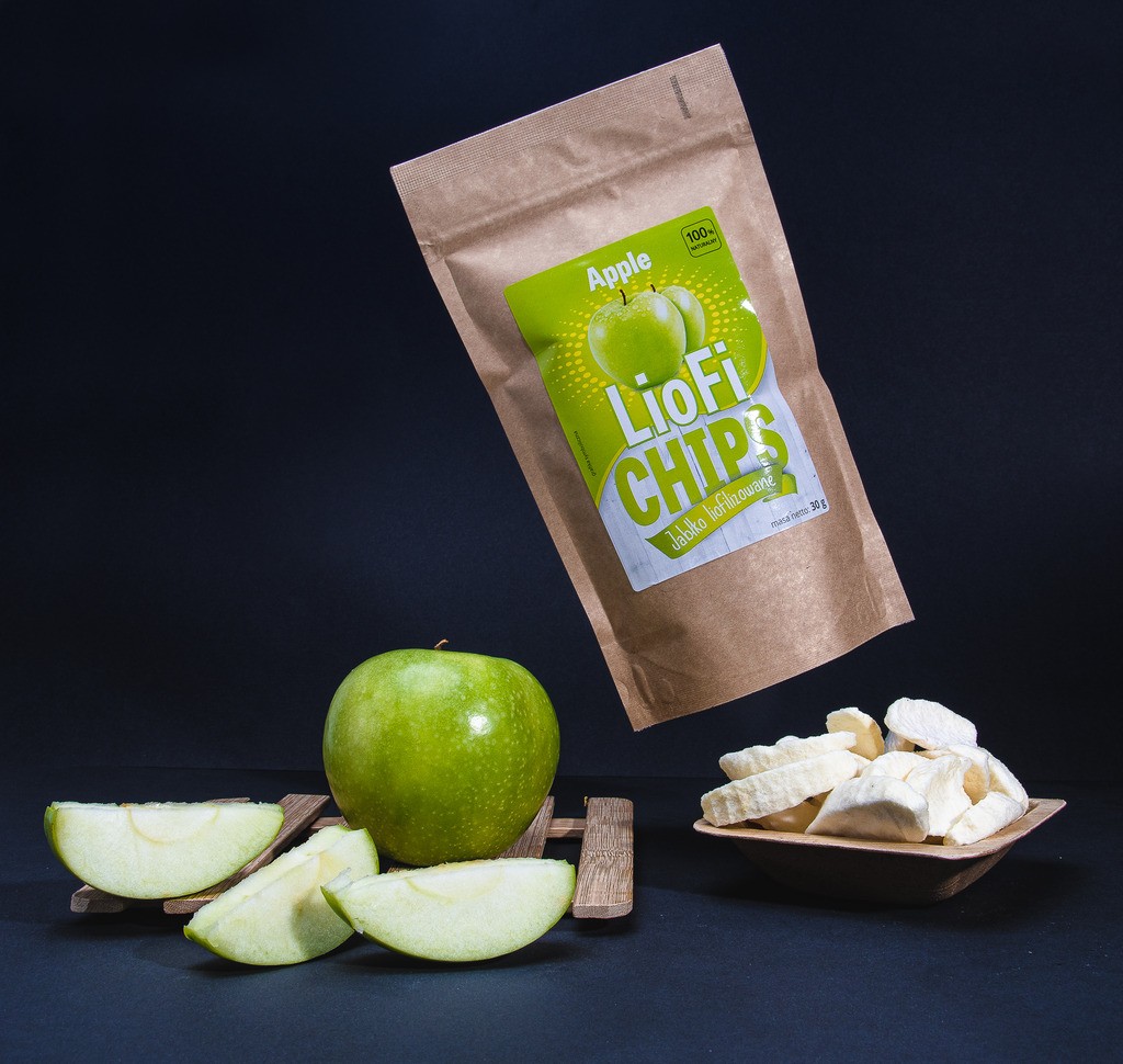 Freeze-dried apple